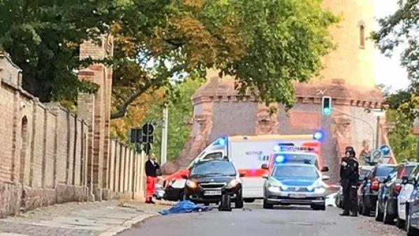德国犹太教堂枪击案，至少2死1人被捕