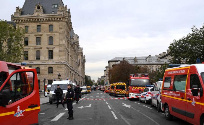 男子持刀袭击巴黎警察总局，4警员身亡