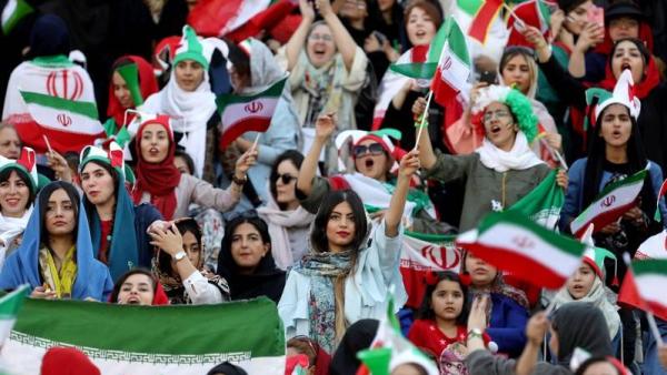 40年来首次，伊朗女球迷获准现场看球