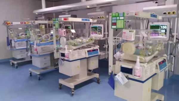 11天，早产的“国庆四胞胎”仍在监护室