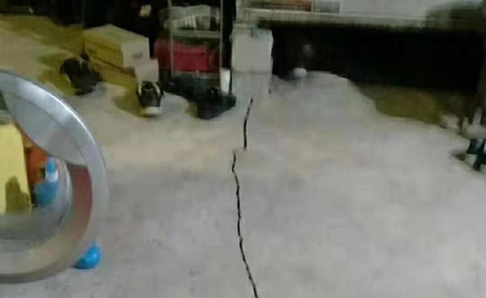 广西北流市因地震个别房屋出现裂缝，铁路部门扣停9趟列车
