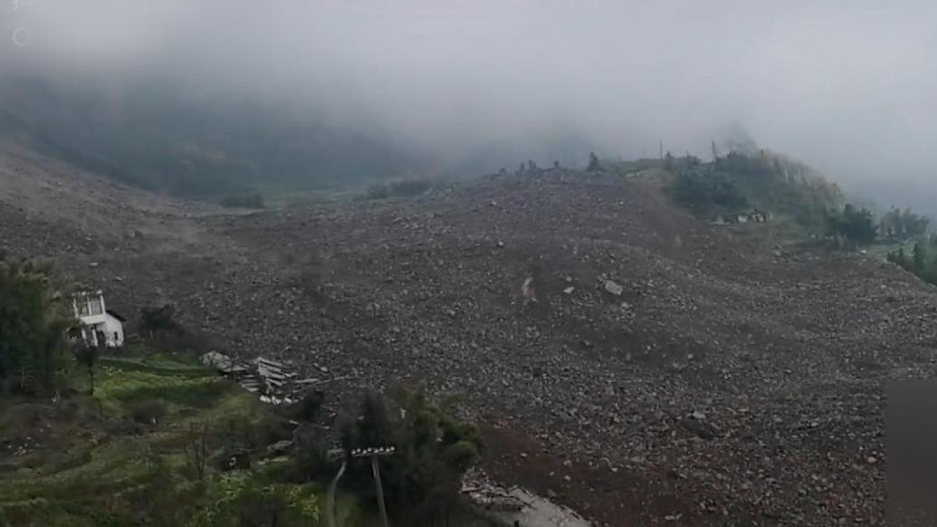 应急管理部工作组赴四川筠连县山体滑坡现场指导救援