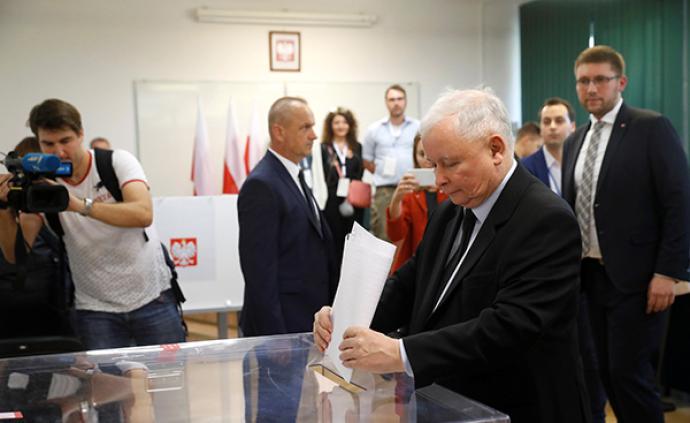 外媒：出口民调显示波兰执政党在议会选举中获胜