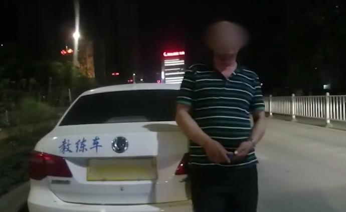 教練酒駕教練車釣魚,交警:釣出了酒精
