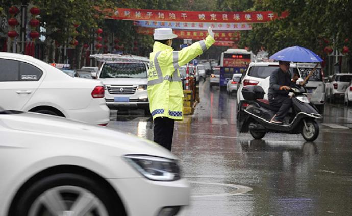 公安部修订交警辅警安全防护规定，执勤执法实行分级防护