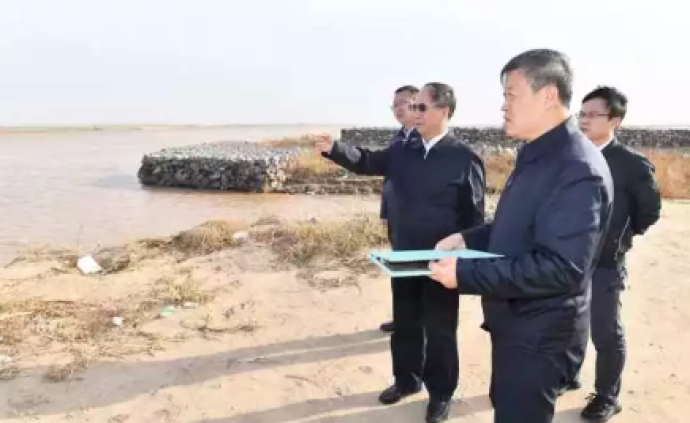 利用周末时间，宁夏书记石泰峰暗访调研黄河干流“四乱”问题