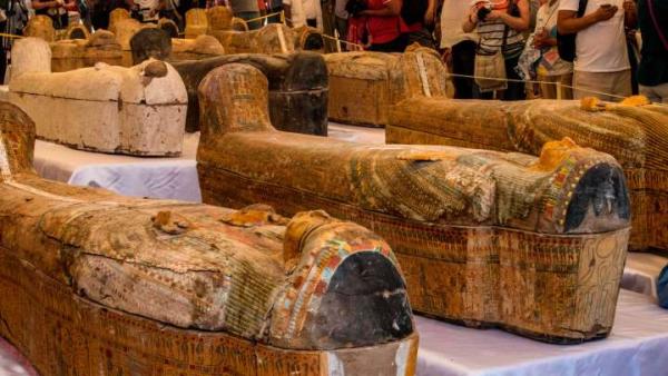 埃及发现30具彩绘棺椁，历史3000年