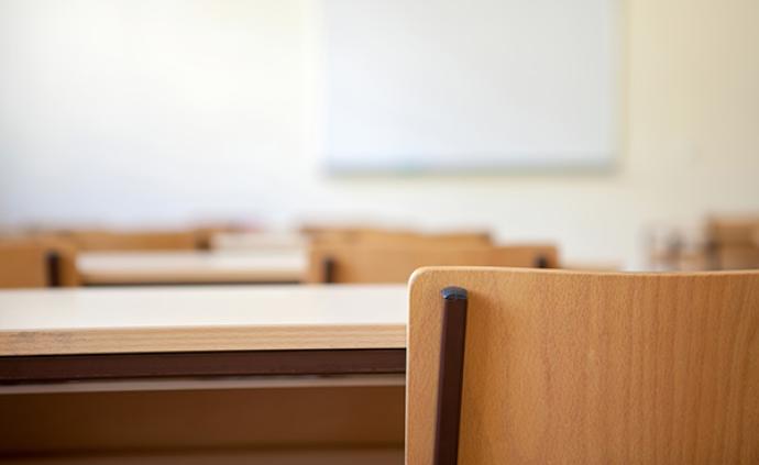 高等教育法实施情况报告：一些高校思政课教师缺口近30%
