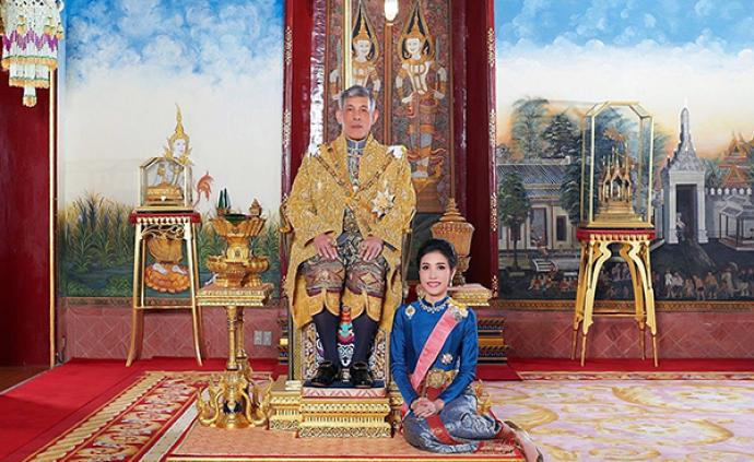 泰国贵妃“试图和王后平起平坐”，泰王撤除其王室头衔