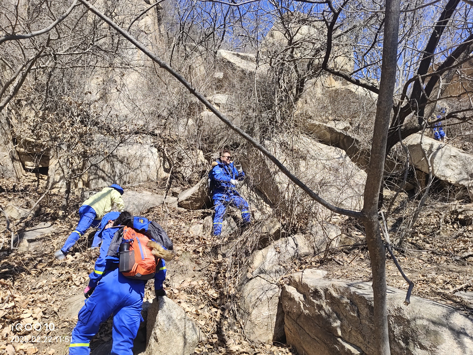 北京一男子独自登山失联，搜救五天后悬崖下发现遗体