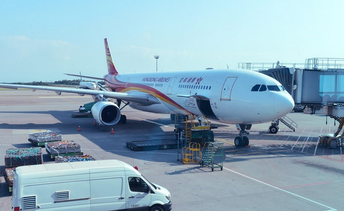 香港航空一架由台北至香港客机因乘客谎报有炸弹延误