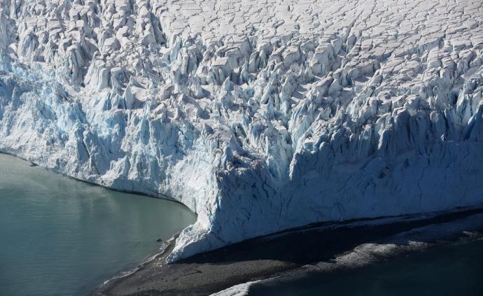 南极冰架加速变薄，或将坍塌