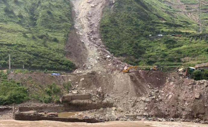 成昆鐵路“8·14”水害地段臨時搶通