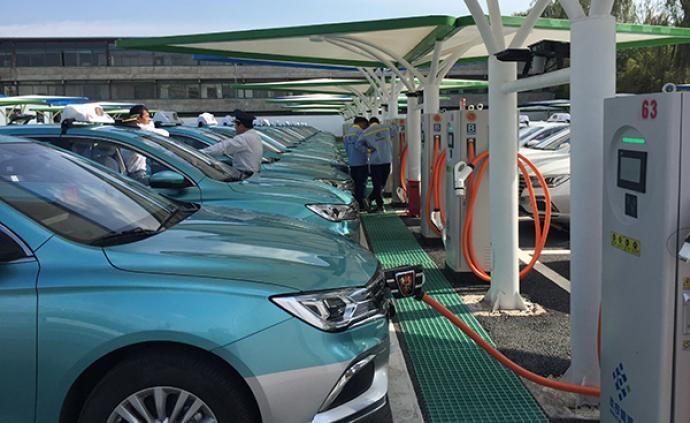 缓解沪上新能源出租车充电难，一大型充电站在宝山投用