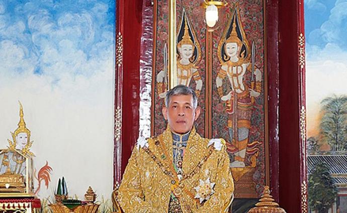 继废除贵妃后，泰国王将6名王宫官员解职
