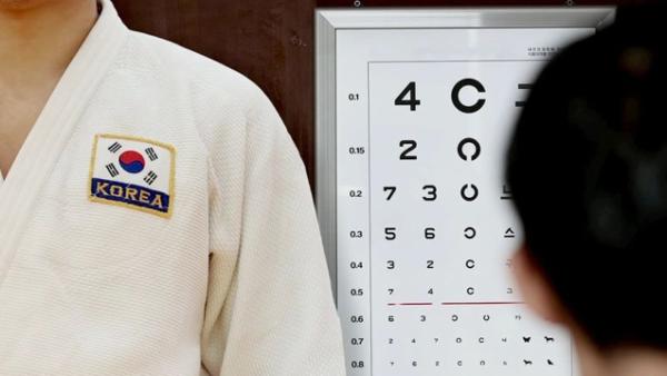 韩国假残疾运动员：“盲人冠军”视力1.0 