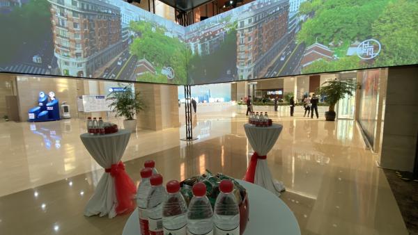 进博会新闻中心，首次增加上海城市形象的文化展示