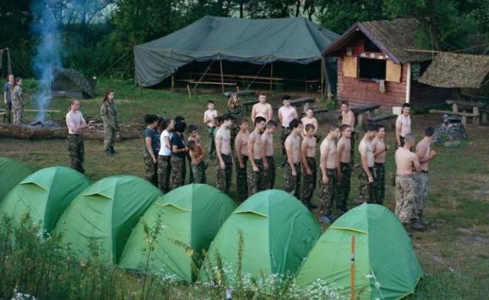 年度阿尔勒 | 匈牙利军事夏令营