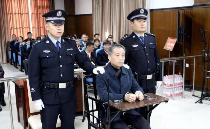 包头原副市长路智受审：被控非法收受财物2514万余元
