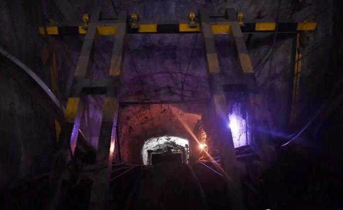 广西南丹矿难事故终止施救，11名受困者已无生还可能