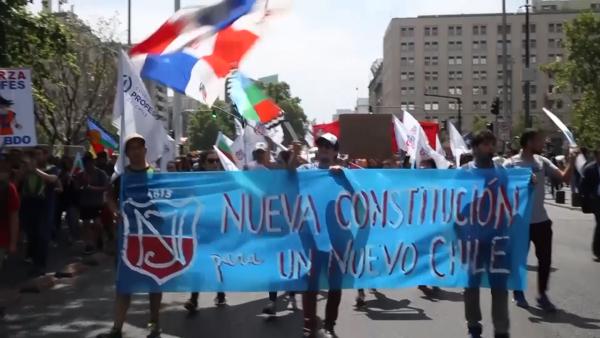 智利同意修宪，民众要求参与修改过程