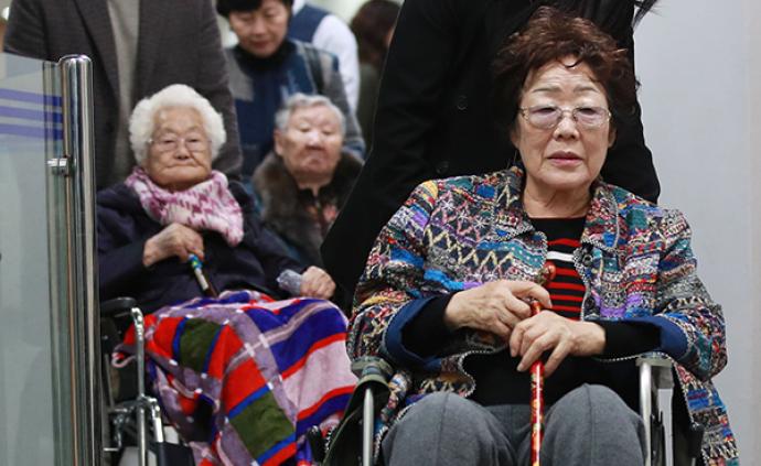 韩慰安妇受害者出席索赔庭审，被告方日本政府拒绝出庭