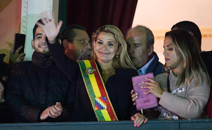 玻反对派女议员宣布就任临时总统：获军方支持后撤换司令
