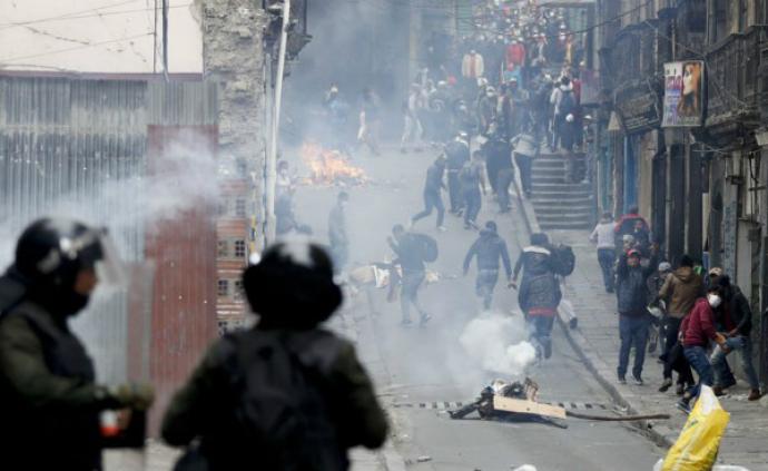 玻利维亚临时总统上任加剧骚乱，死亡人数上升至10人