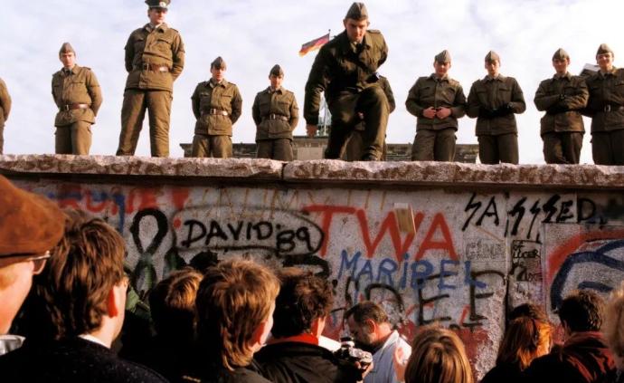 柏林墙倒塌三十周年之际，随玛格南作品回顾历史