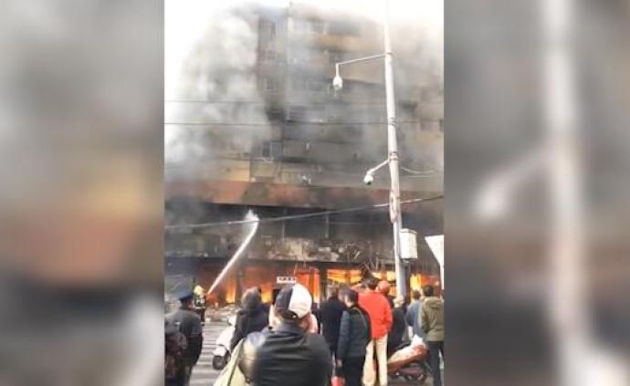 蚌埠5间门面房过火：消防搜救出21人，1人前期逃生受伤