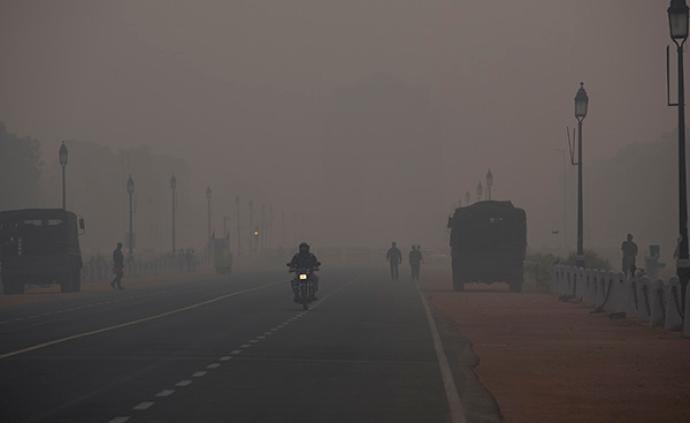 印度新德里机动车限行12天后：空气仍未好转，学校再次停课