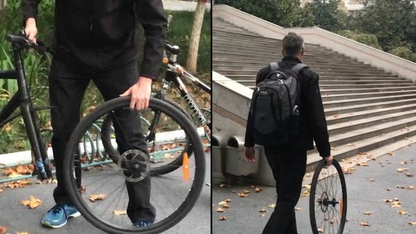 外教卸下自行车轮带着上课：这样不怕被偷
