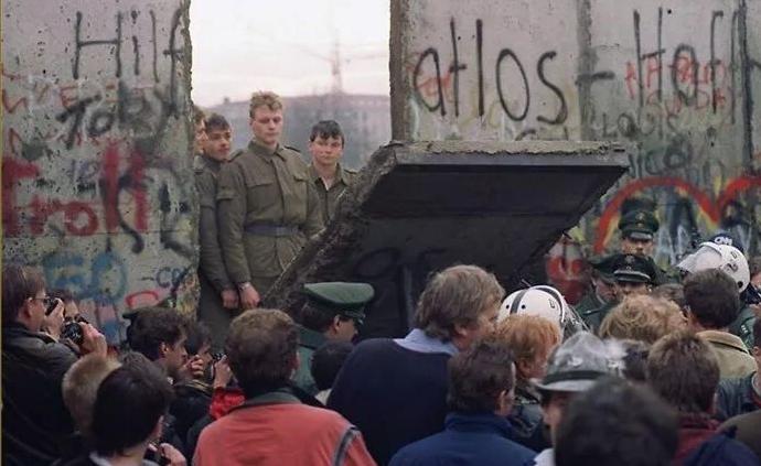 “柏林墙倒下之前，没有人相信它会倒下”