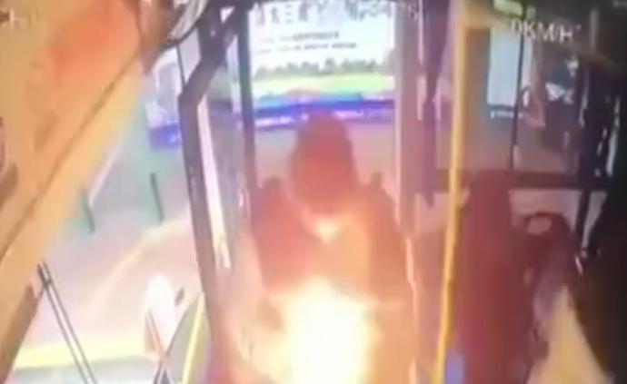 四川夾江公交爆炸案被告一審獲死緩