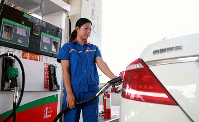 成品油价年内第13次上调，加满一箱92号汽油多花2.5元