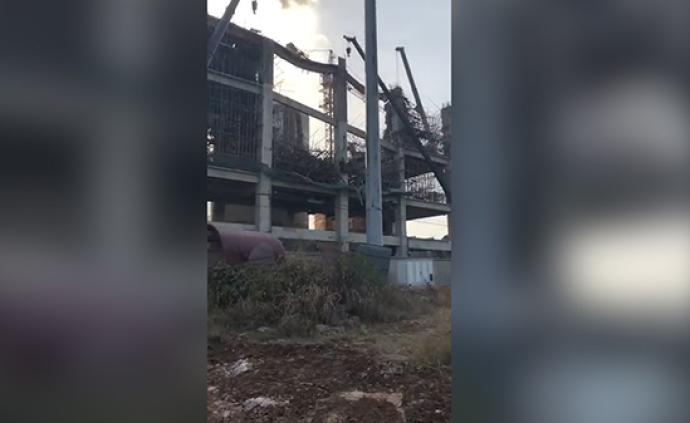 徐州一在建水泥厂房垮塌5人已脱困，还有人未被救出