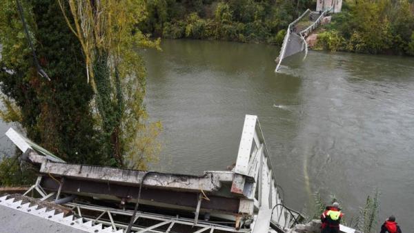 超重30余吨卡车压垮法国吊桥，少女身亡