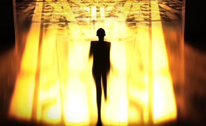 圣罗兰发布自我SELF 05短片，看王家卫夏永康如何诠释