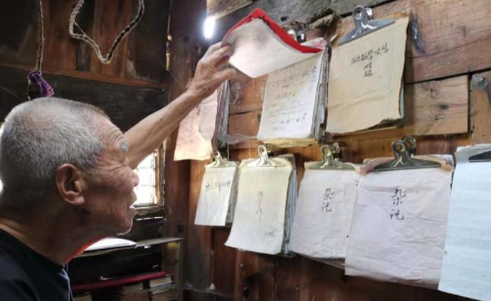 湖南安化92岁退休教师守护几辈山里娃：收入几乎都给了学生
