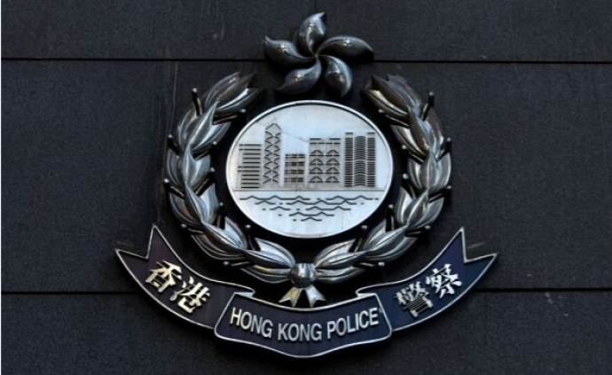 香港警方在投票站附近检获74支疑似汽油弹