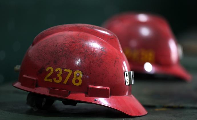 贵州省织金县一煤矿发生疑似煤与瓦斯突出事故，致8人被困