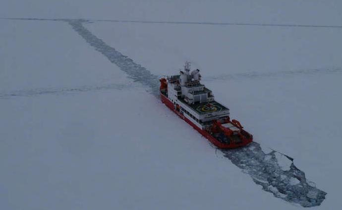 “雪龙2”号完成艏向和艉向破冰试验
