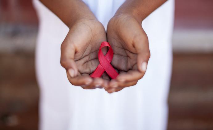 世界艾滋病日：近年新增感染者呈“两头翘”趋势