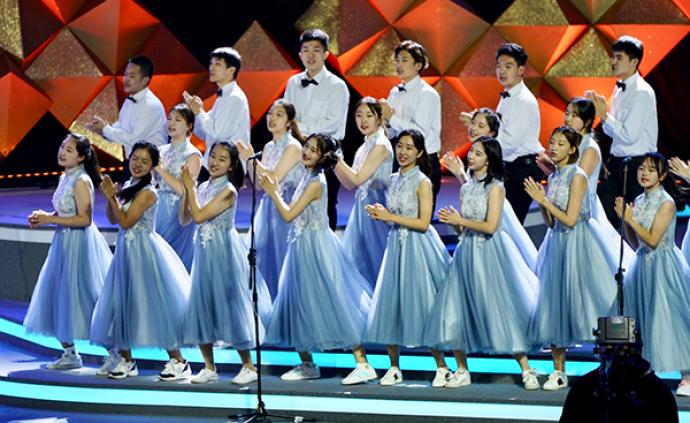 上海合唱节展演，近6000人放声歌唱礼赞新中国