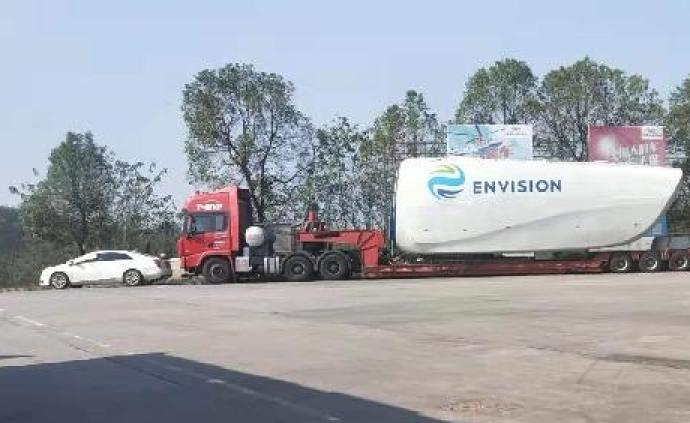 货车高速路故障司机被索5.9万元，湖南3名路政人员被停职