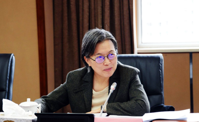 黄晓薇：充分发挥妇女在推进国家治理现代化中的重要作用