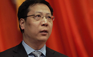 上海市卫计委原副主任黄峰平贪污受贿案一审开庭