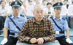 “神医”胡万林出狱3年再次被告非法行医：没啥吃就吃土吃草
