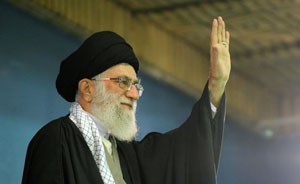 伊朗罕见公布最高领袖健康状况，称其成功完成前列腺手术