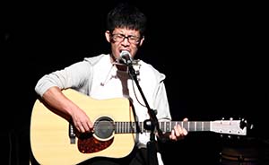 彝族青年莫西子诗用四年“捕风捉影”，唱出原野的声音